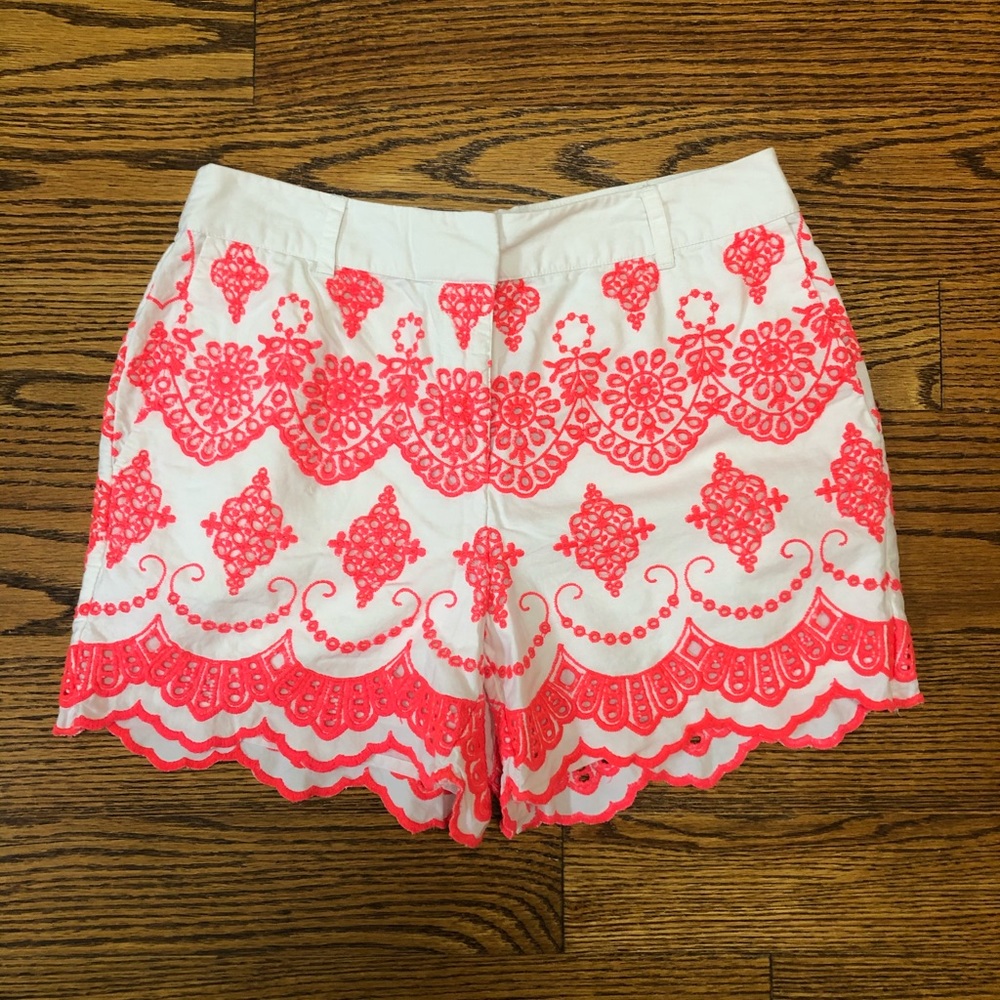 Boden scalloped hem shorts US 2 embroidery (UK 6)